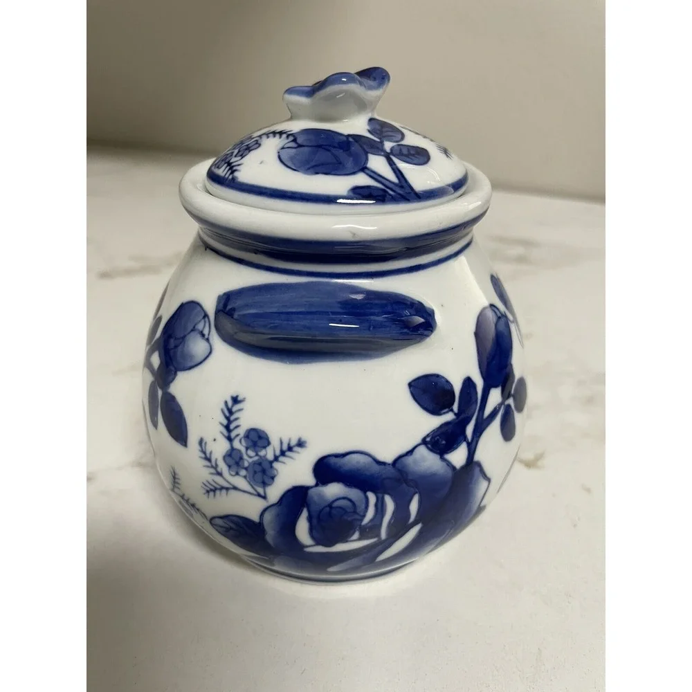 Blue & White Chinese Lidded Jar w Handles Roses‎ Butterflies